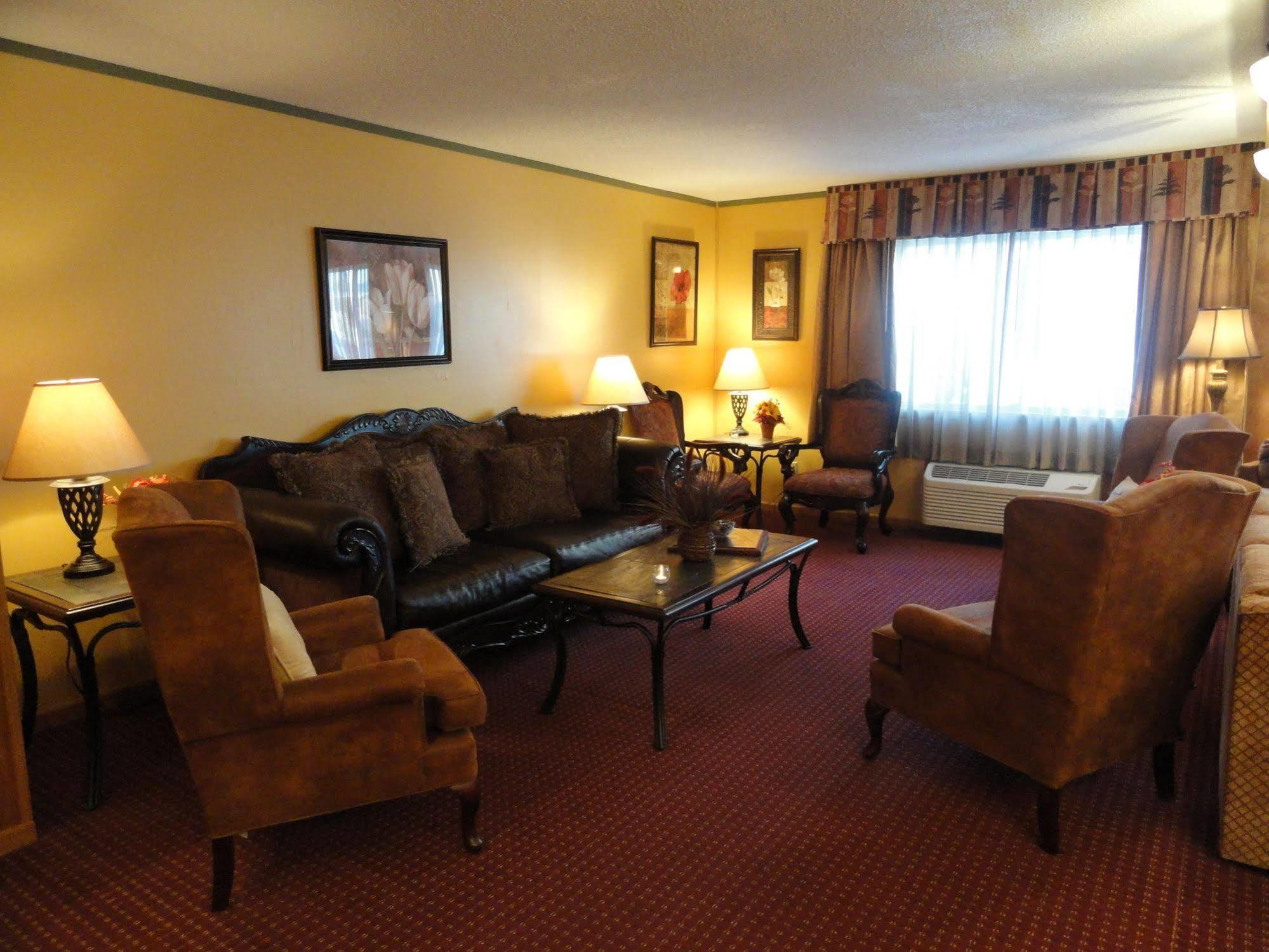 Fireside Inn And Suites Devils Lake Exterior foto