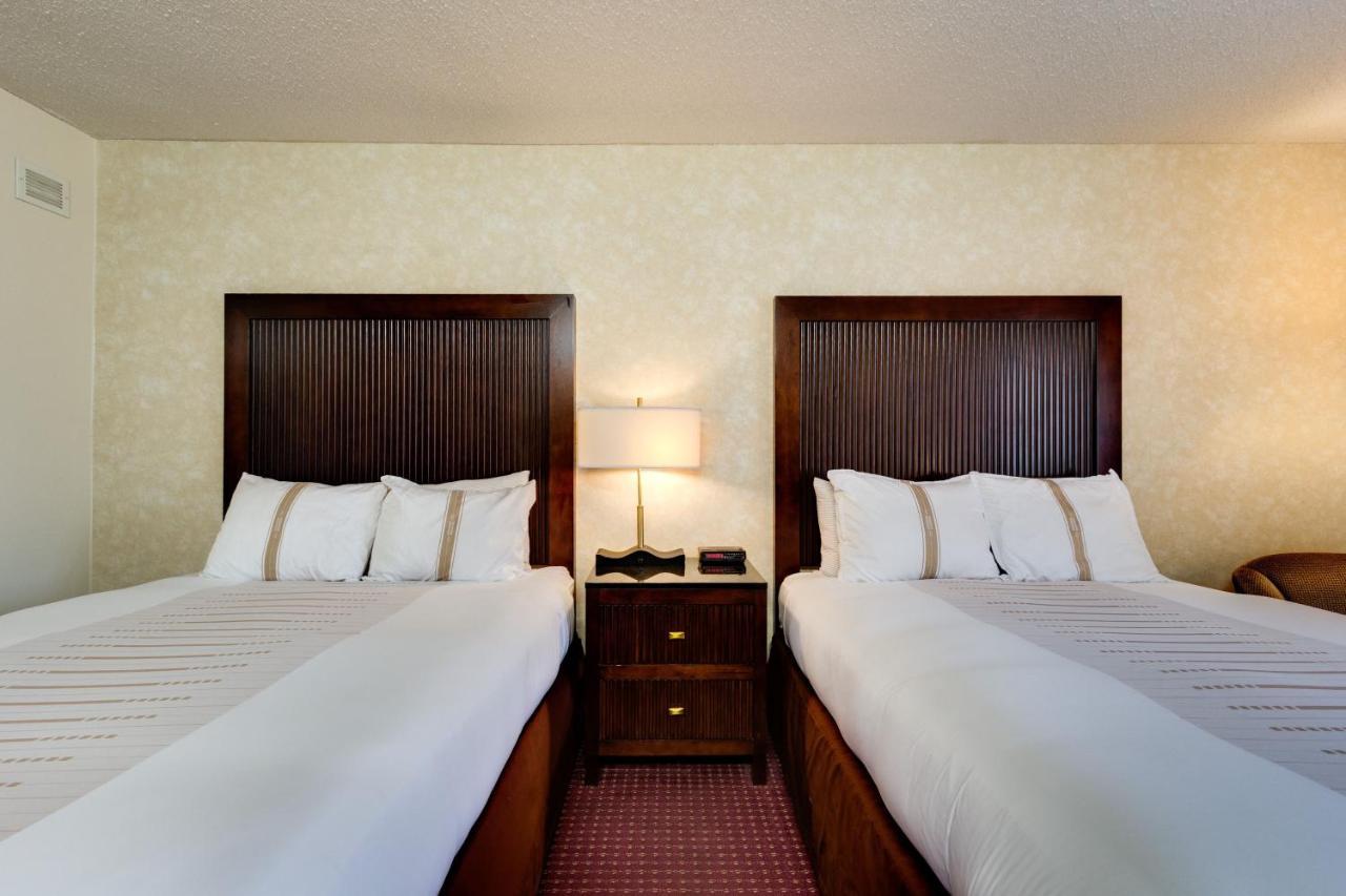 Fireside Inn And Suites Devils Lake Exterior foto