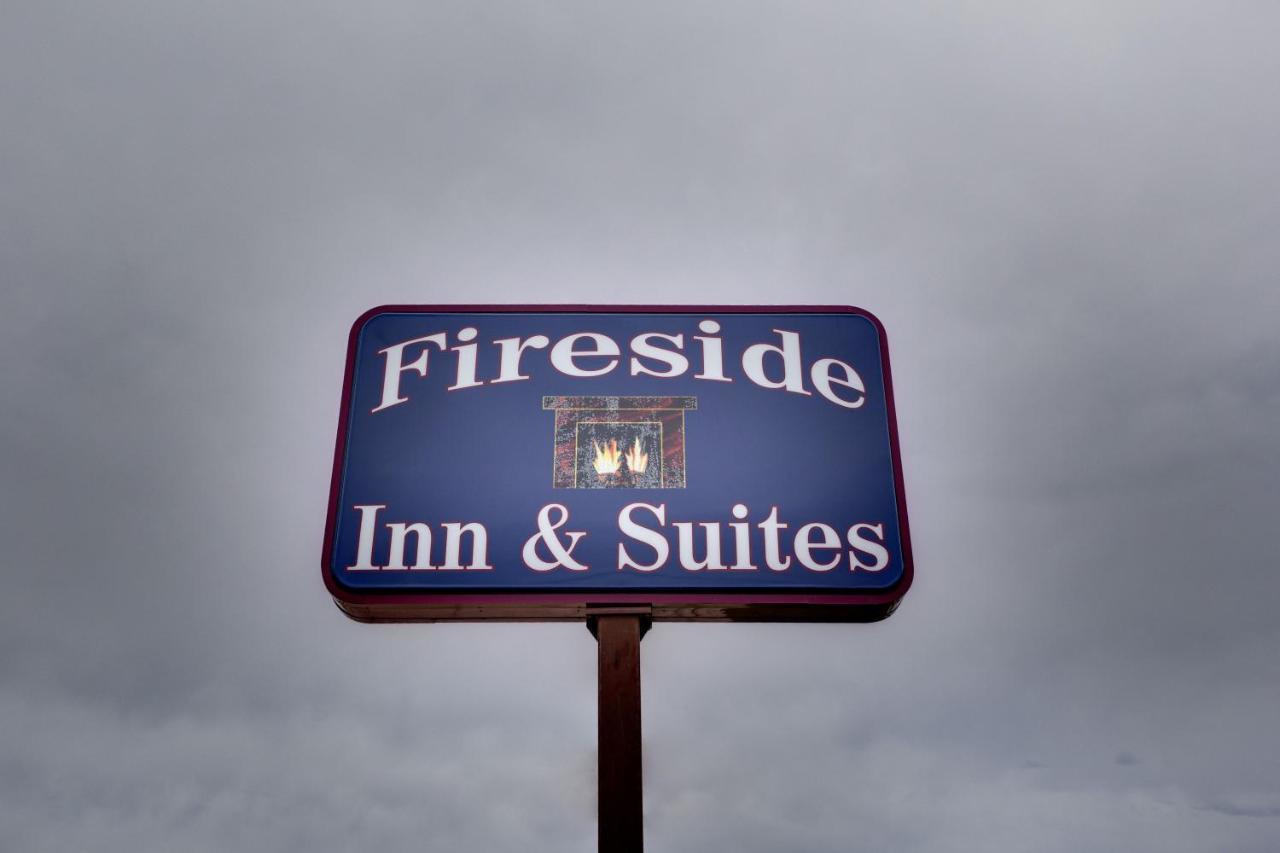 Fireside Inn And Suites Devils Lake Exterior foto
